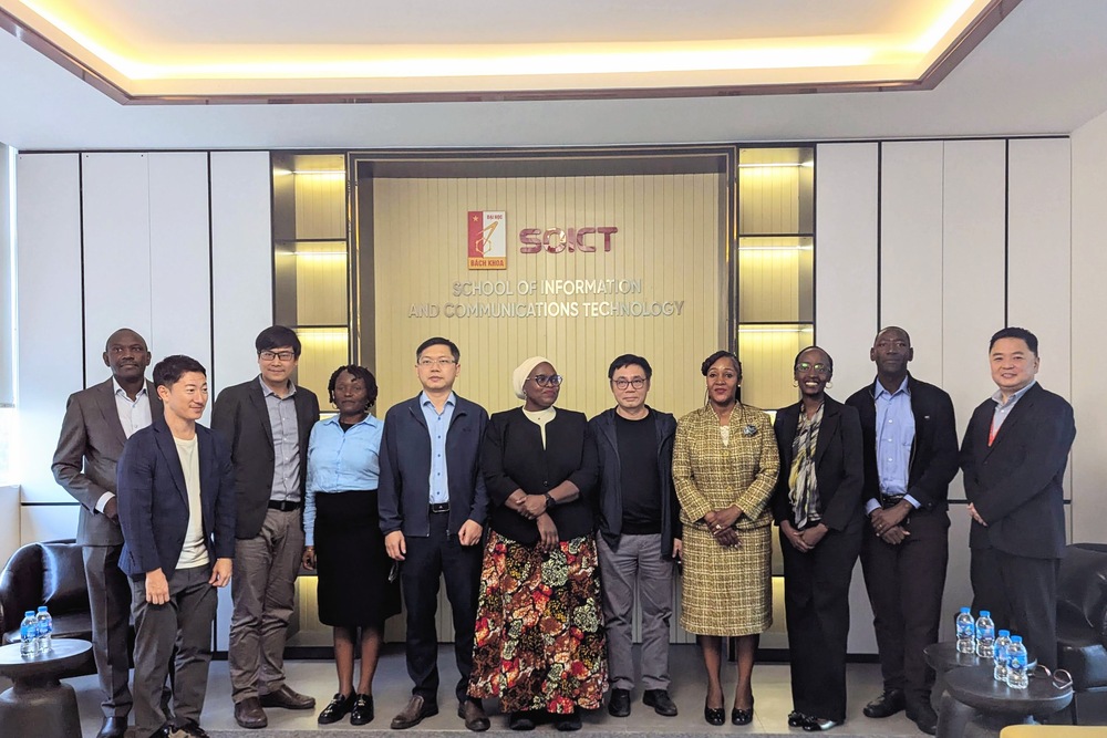 Trường CNTT&TT chia sẻ kinh nghiệm thành công của CTĐT Việt – Nhật trong buổi tiếp đoàn công tác JICA đến từ Uganda